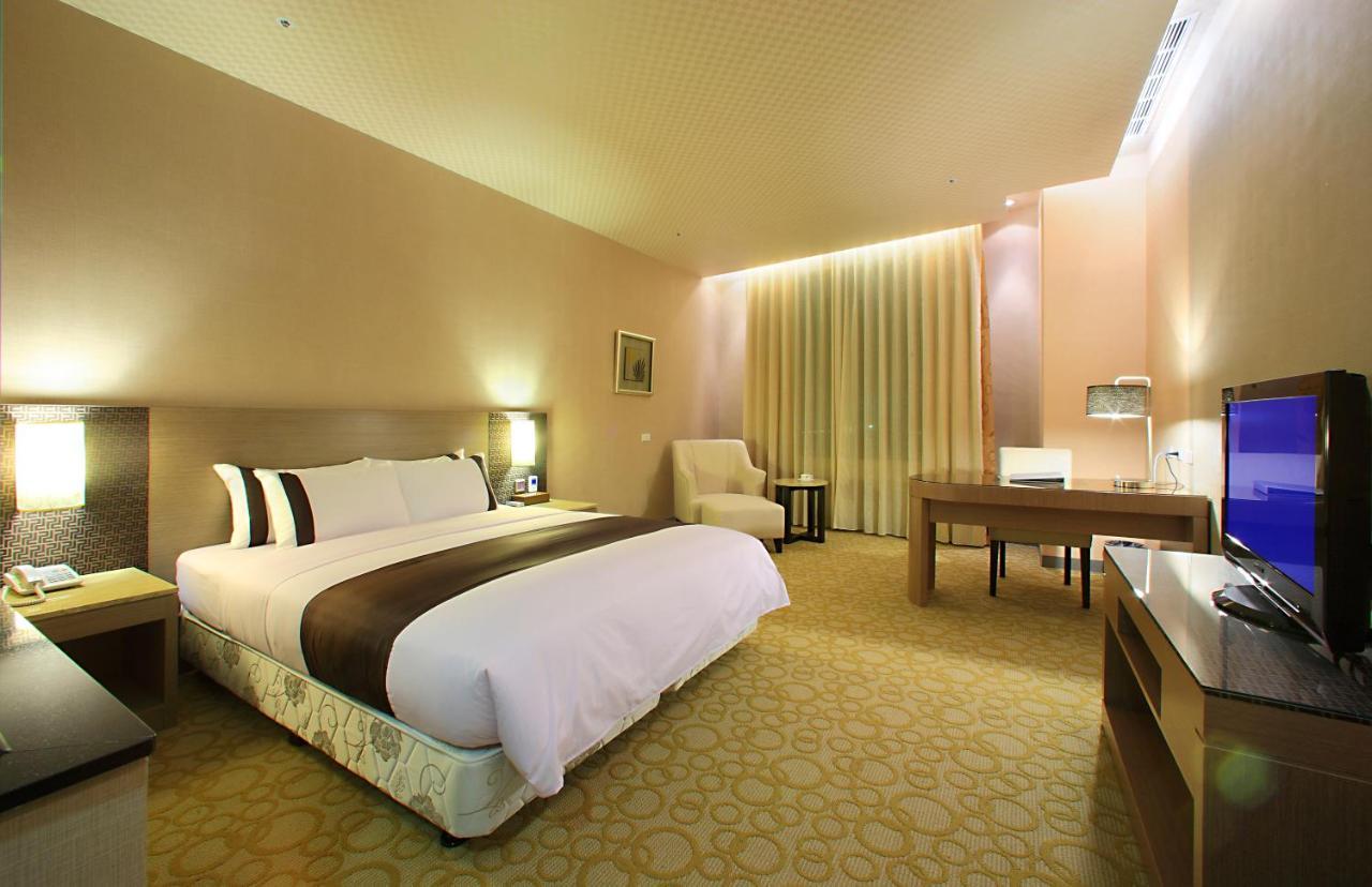 Shinkansen Grand Hotel Taichung Eksteriør billede