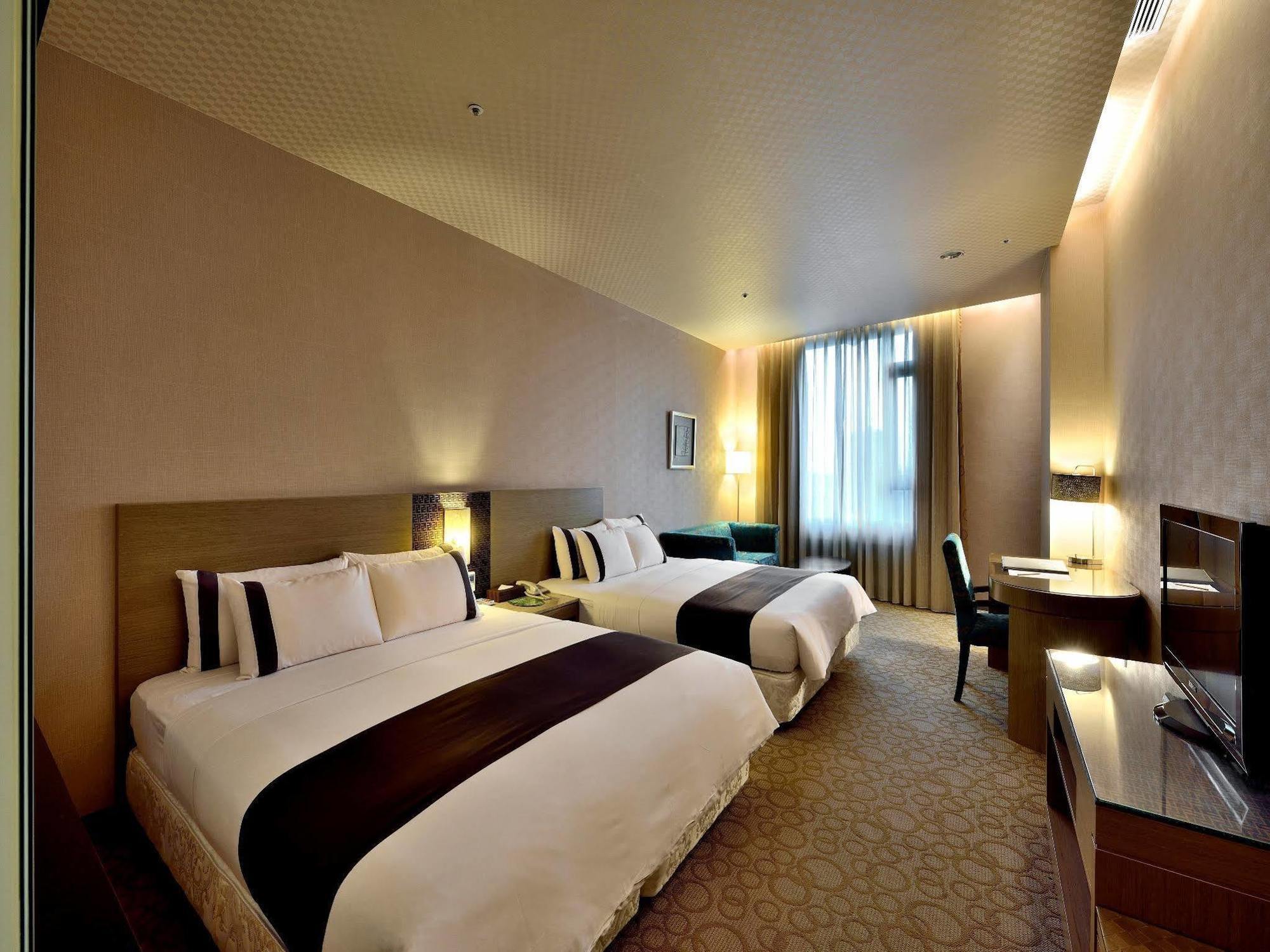 Shinkansen Grand Hotel Taichung Eksteriør billede