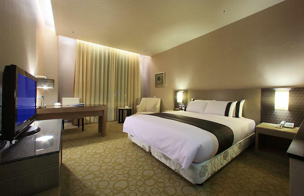 Shinkansen Grand Hotel Taichung Eksteriør billede
